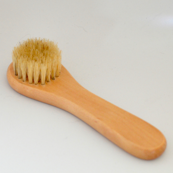 Facial Cleansing Brush in Wood - Island Apothecary