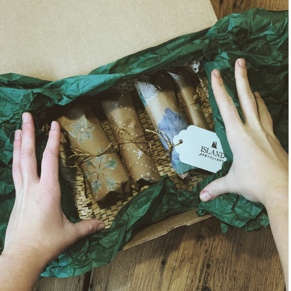 Low-waste Gift Wrapping for the Holidays
